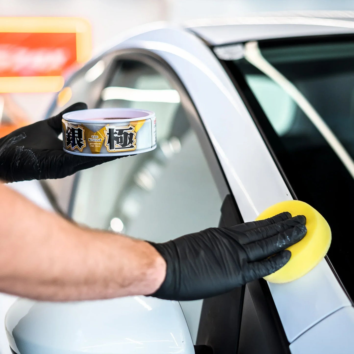 Soft99 Extreme Gloss The Kiwami Light – Twardy wosk samochodowy do jasnych lakierów 200 g